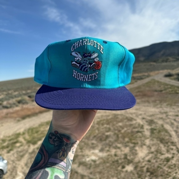 90s Charlotte Hornets NBA Snap Back hat purple teal nice condition adjustable - Picture 2 of 7
